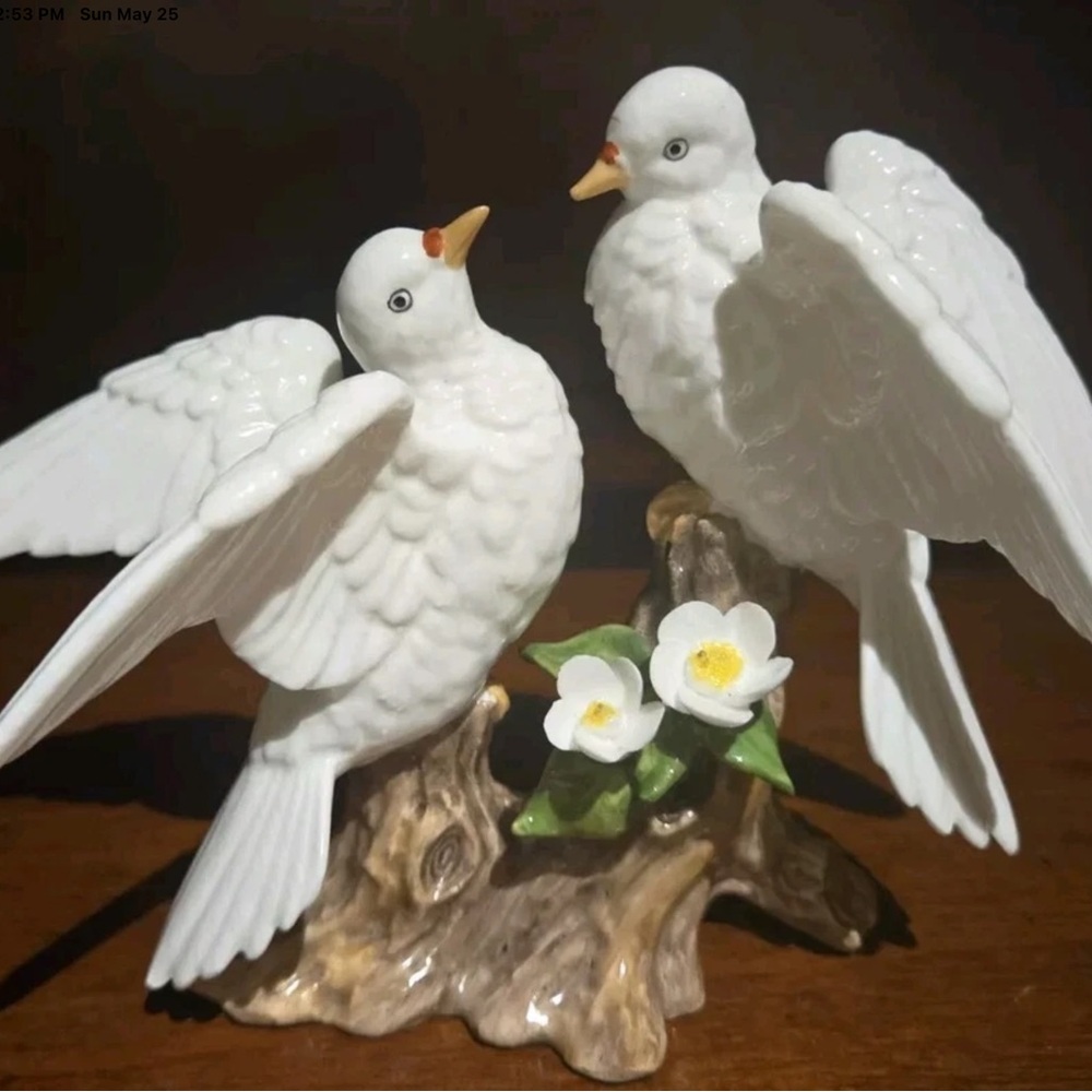 Enesco White and Brown Bird Sculpture